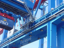 2 STS gantry cranes with secondary trolleys (ship to shore)